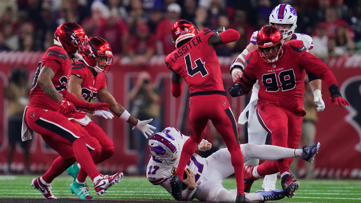 Texans Eating Texans troll Buffalo Bills eating 'buffao' chicken wings in viral video ...