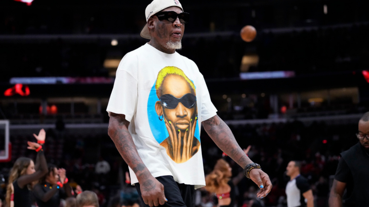 The final great leap of the Worm Rodman toward wrestling immortality ...