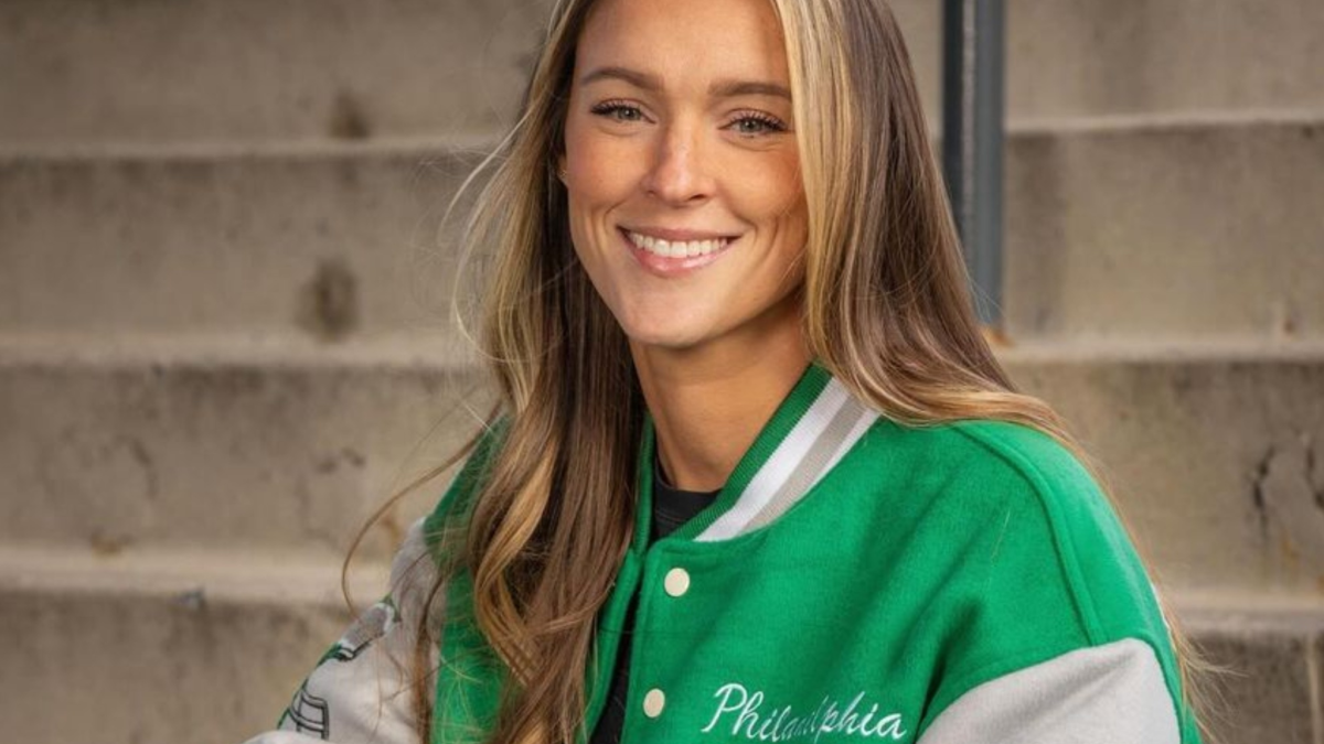 Kayce Wnba Kylie Kelce supports WNBA players' fight for fair pay and revenue ...