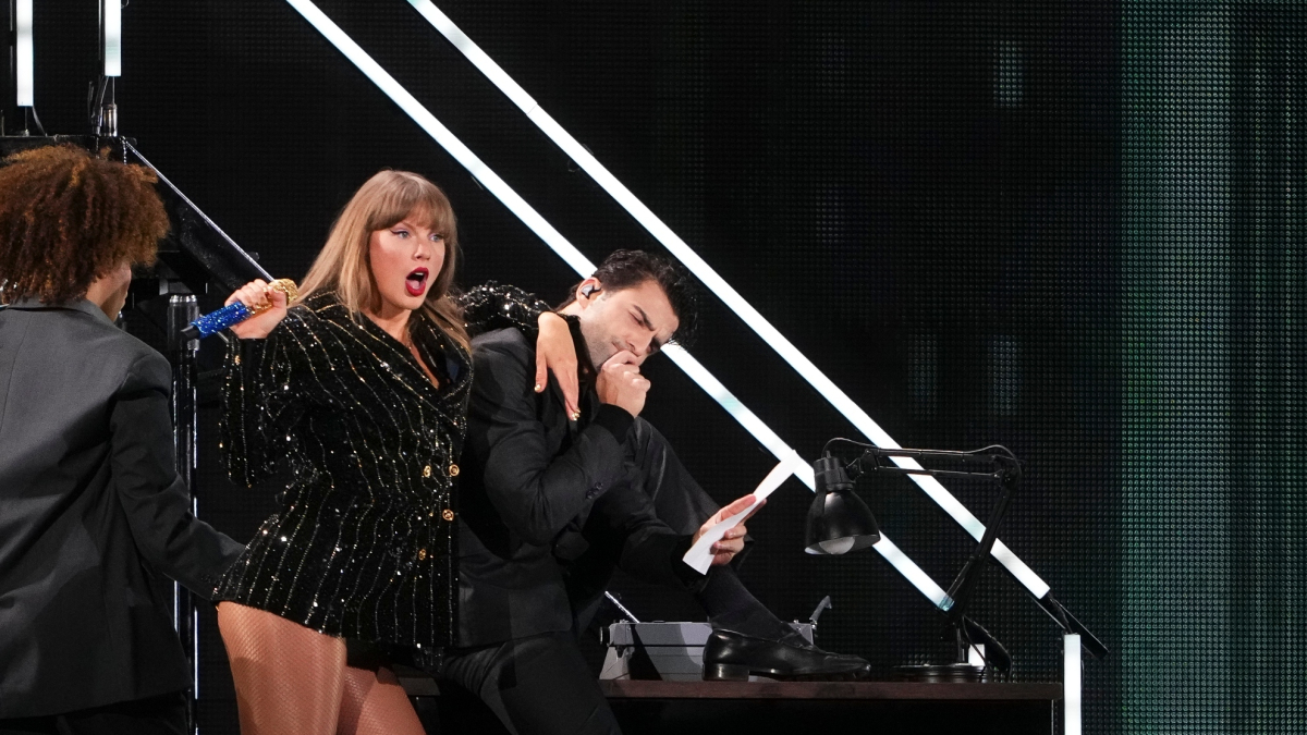 Disgusting or just human? Taylor Swift caught in viral concert moment