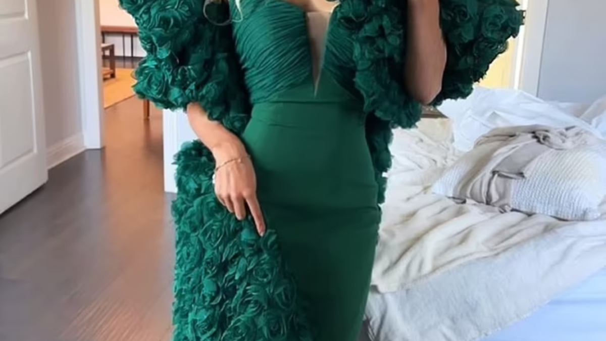 Olivia Dunne shines at Mardi Gras in a spectacular green dress after being named Grand Marshal | MARCA Olivia Dunne shines at Mardi Gras in a spectacular green dress after being named Grand Marshal | MARCA