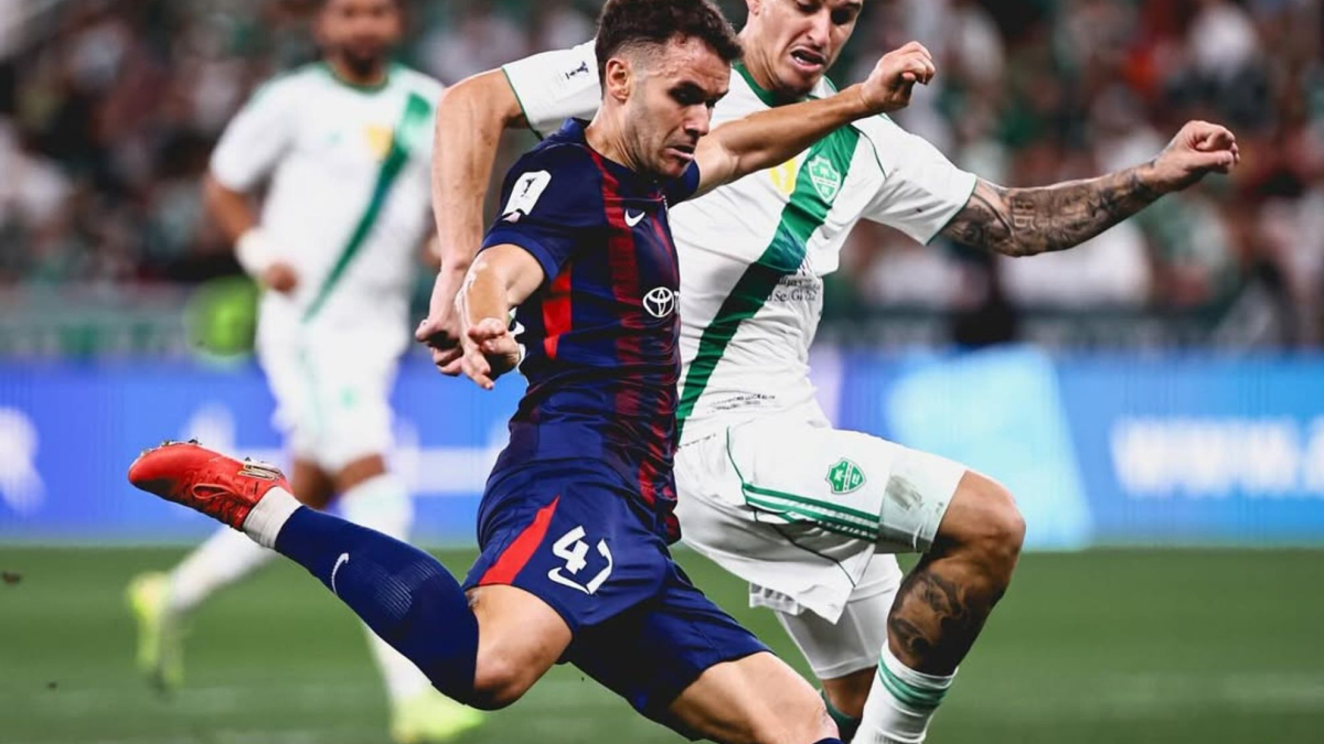 Dangerous bicycle kick play leave player at the edge of a serious ...