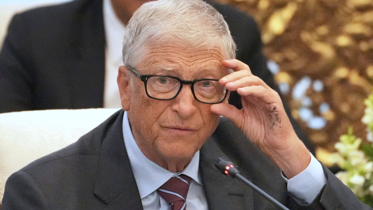 Bill Gates' disturbing AI prediction paints a frightening picture of what could come next
