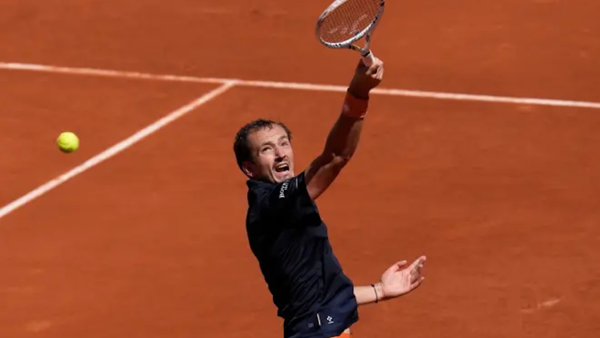 Daniil Medvedev delivers his annual embarrassment at Roland Garros