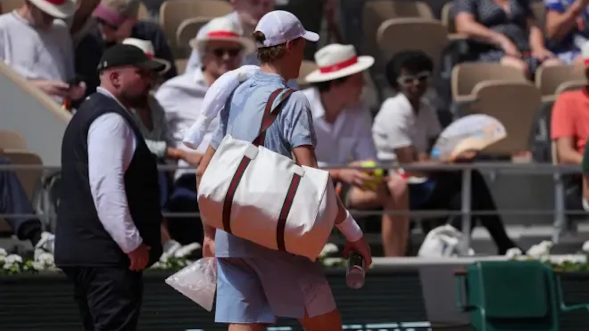 Sinner melts down at Roland Garros and loses the opportunity of a lifetime