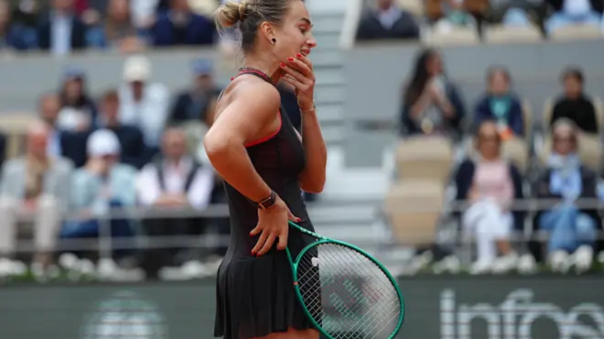 Sabalenka collapses completely against Shnaider and Roland Garros is a ghost town