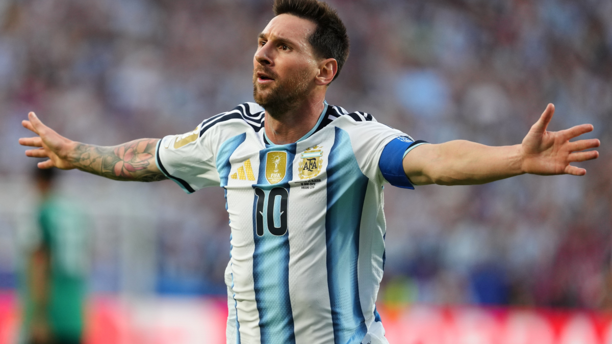 I’m more of a Cristiano Ronaldo type”: Austria’s goalkeeper stirs up the matchup against Argentina and Messi at the World Cup
