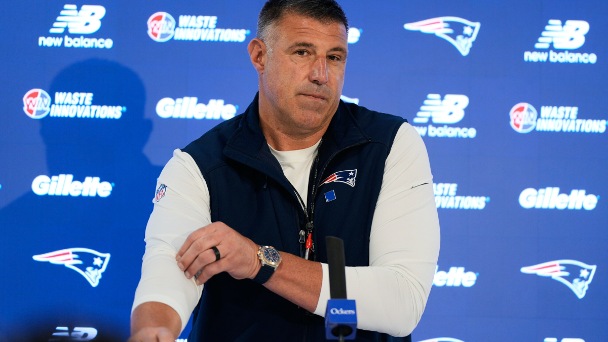 Mike Vrabel tries to win back the media following Dianna Russini scandal: 
