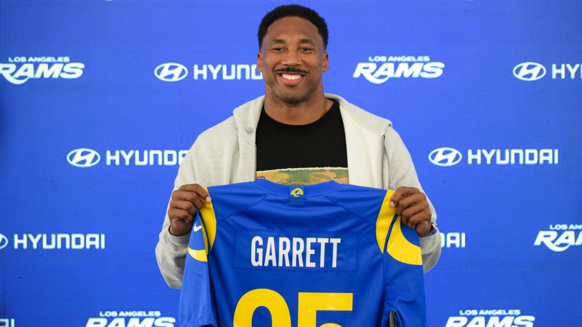 Image accompanying Marca coverage of major 2026 NFL offseason roster changes.