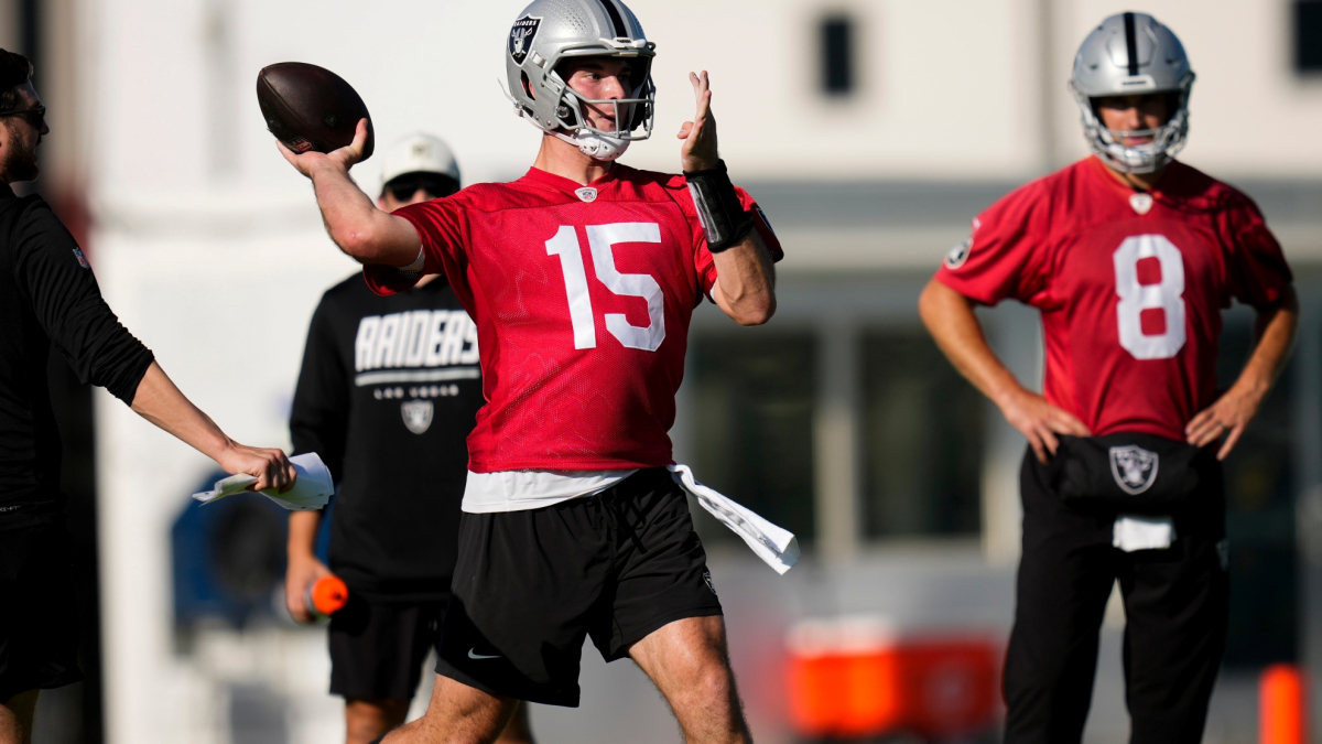 Image accompanying coverage of The Patient Blueprint: Why Klint Kubiak Named Kirk Cousins Over No. 1 Pick Fernando Mendoza for Week 1