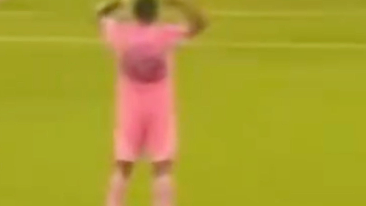 Messi leaves teammates stunned as effortless brilliance produces another iconic performance