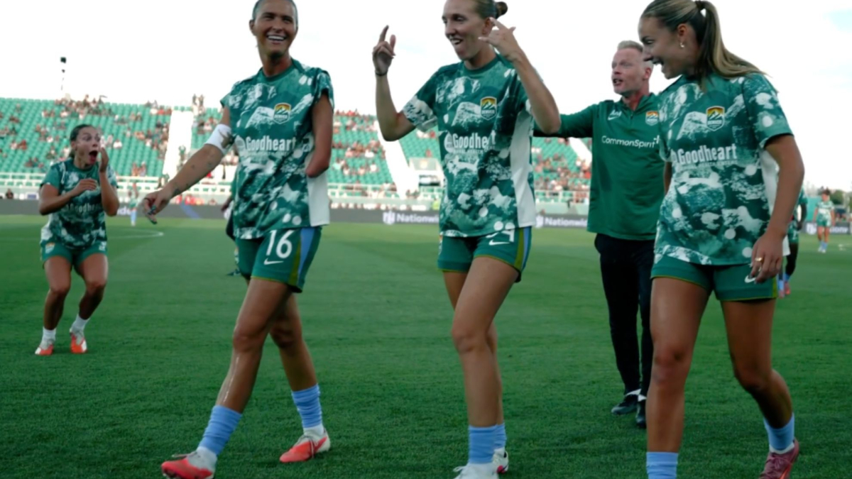 Greatest nutmeg ever? Soccer player sends the ball through four players with one touch