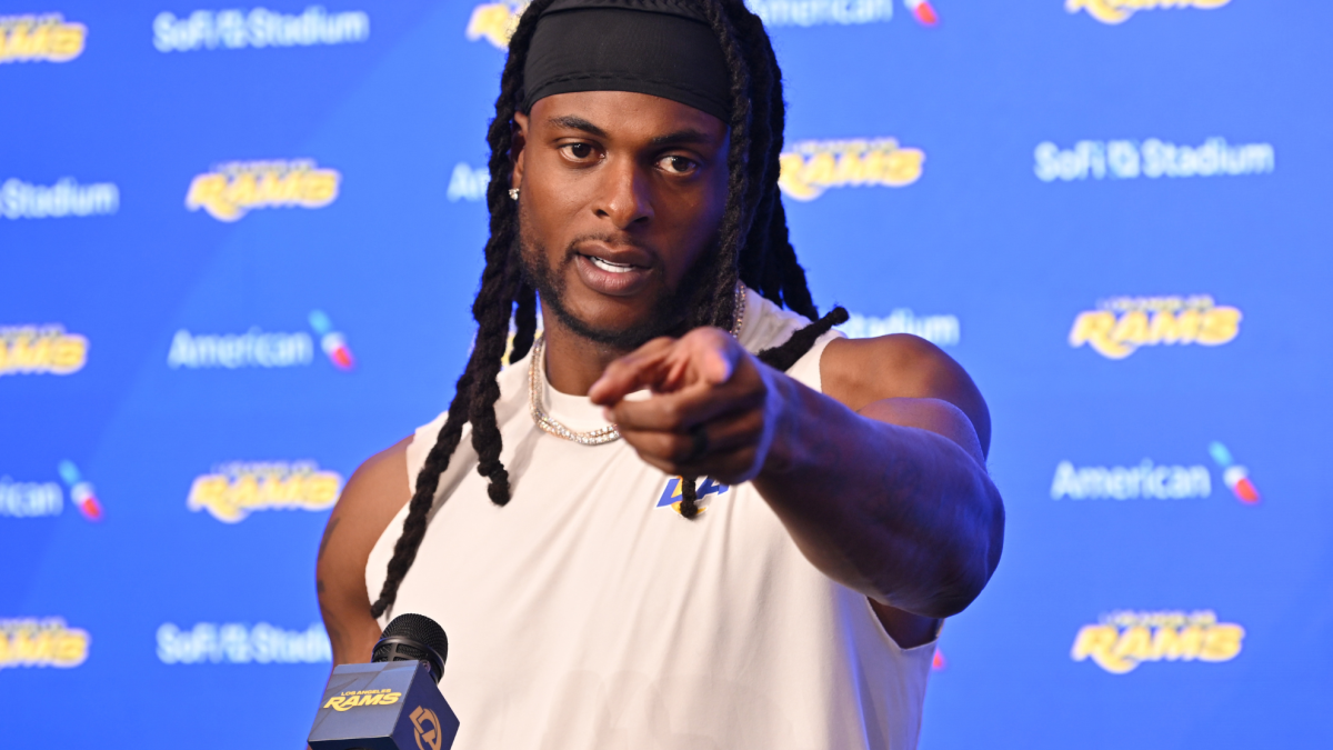 What is the Taco Bell Purple Card and how did NFL star Davante Adams get one?