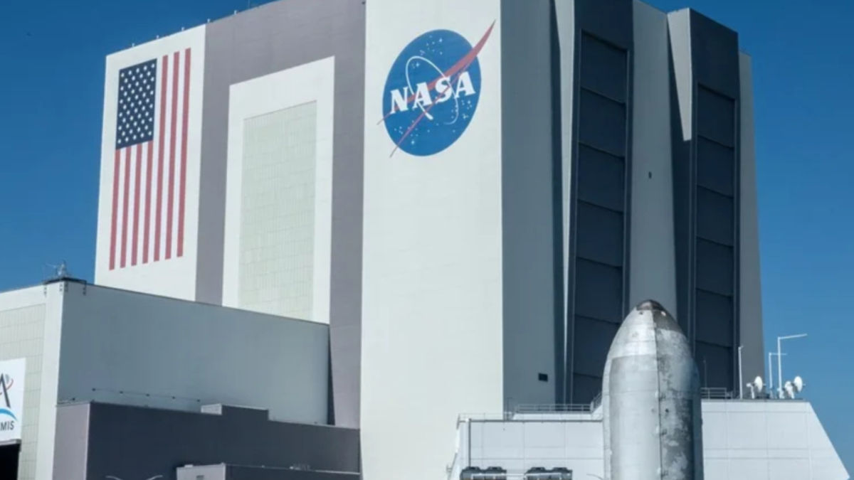 NASA delays its decision between SpaceX and Blue Origin to take astronauts to the Moon: these are the key dates
