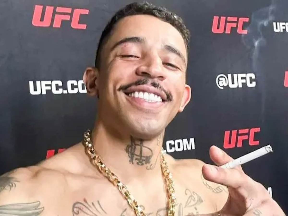 carlos prates cigarettes Prates' show at UFC 319: Brutal KO and post-cigarette at press conference