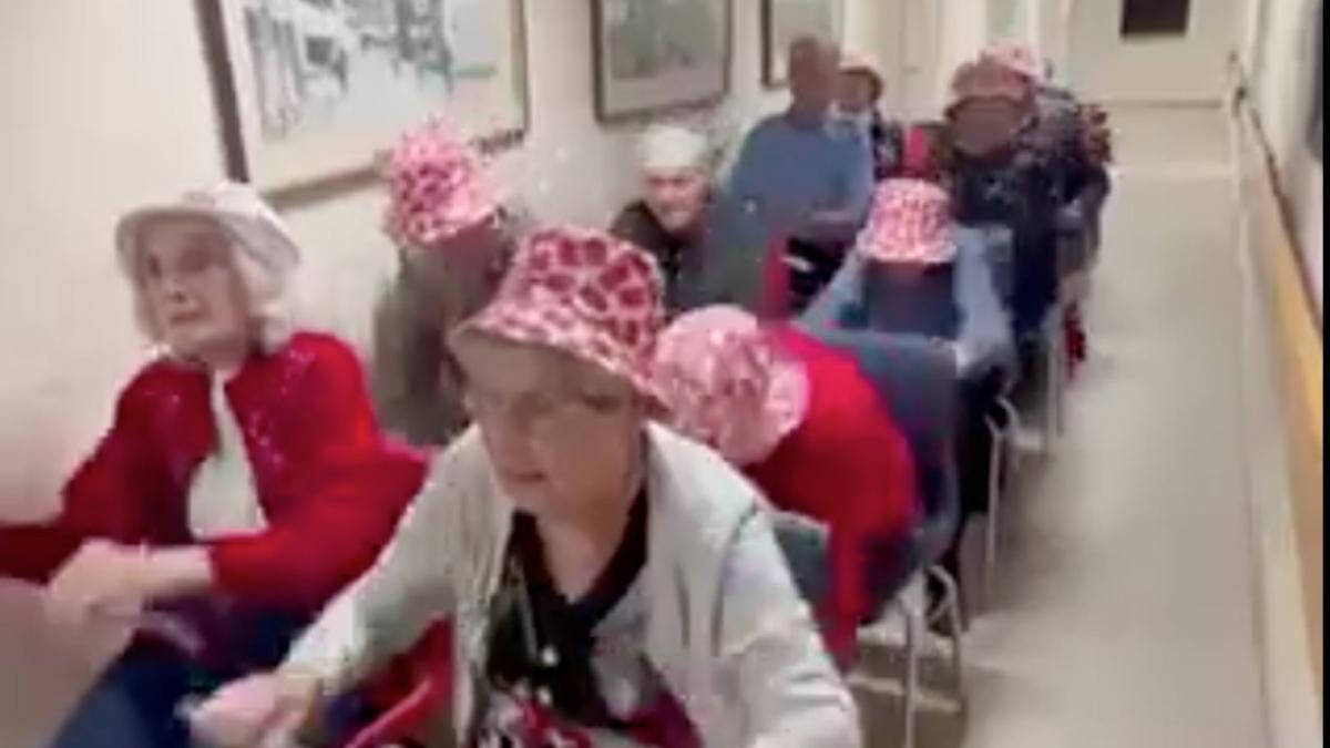 Norwegian seniors turn the viral Viking Row into the most adorable World Cup moment