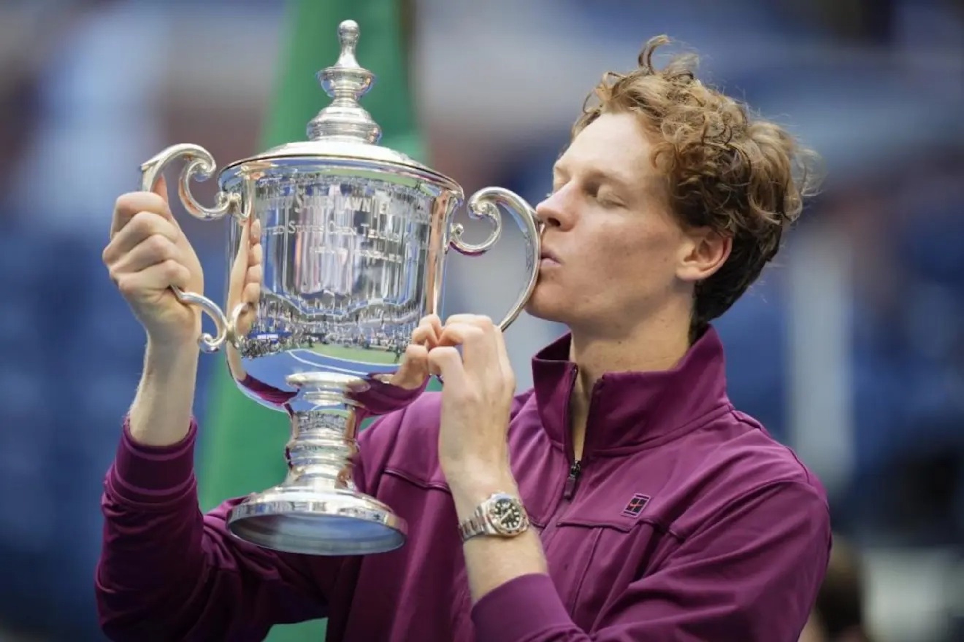 Jannik Sinner with the 2024 US Open trophy.