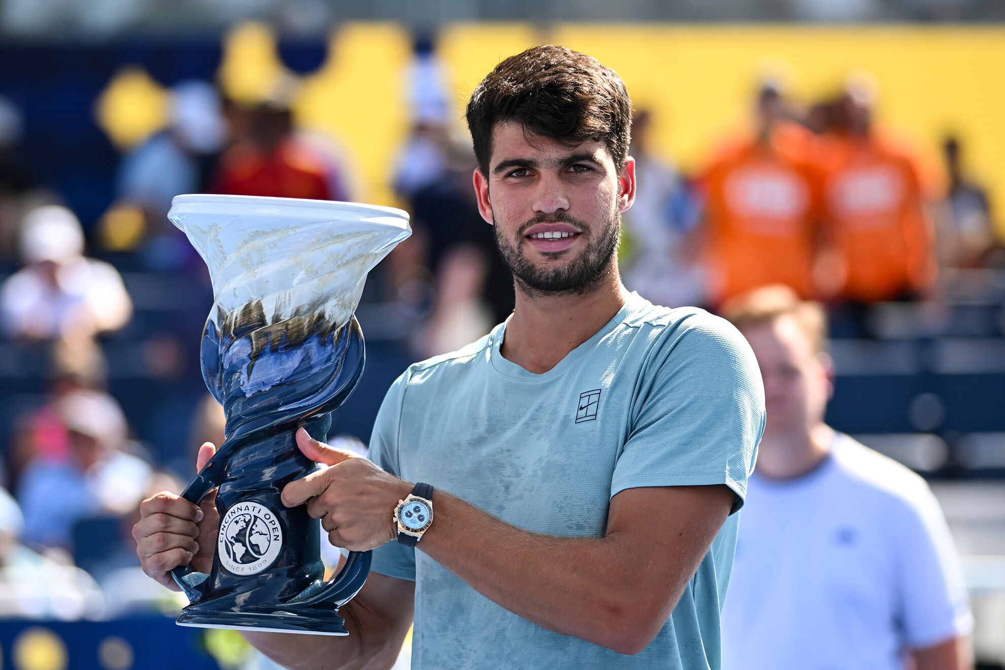 MASON, OHIO - AUGUST 18: Carlos lt;HIT gt;Alcaraz lt;/HIT gt; of Spain poses with the trophy after the Men's Singles Final match against Jannik Sinner of Italy on day twelve of the Cincinnati Open 2025at Lindner Family Tennis Center on August 18, 2025 in Mason, Ohio. (Photo by Daniel Kopatsch/Getty Images)