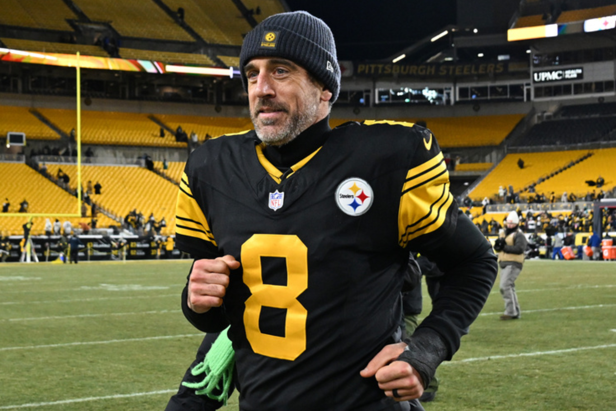 NFL legend sparks debate: Should Steelers sacrifice season for a future  star QB? | MARCA