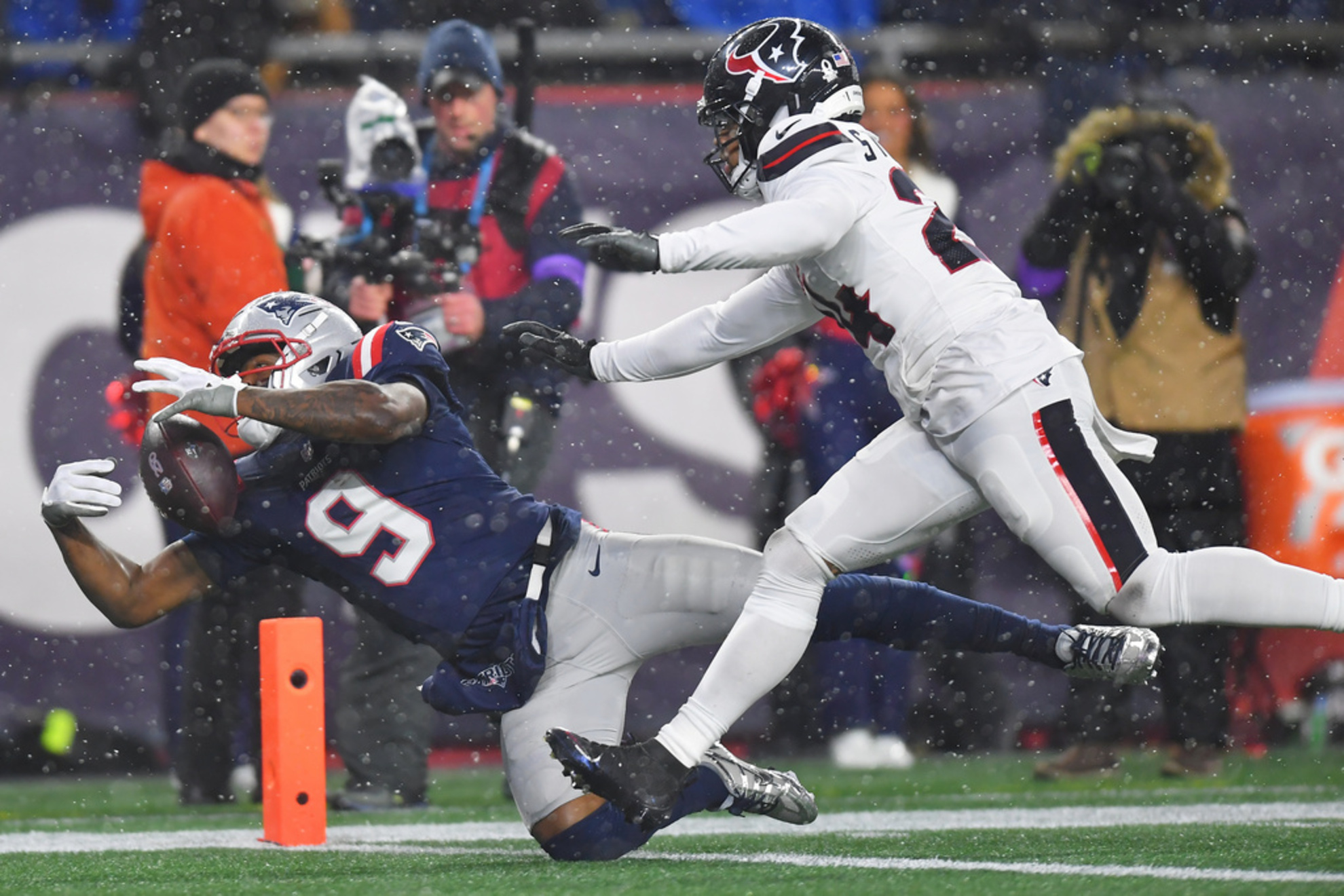 New England Patriots wide receiver Kayshon Boutte catches a touchdown pass against Houston Texans cornerback Derek Stingley Jr.