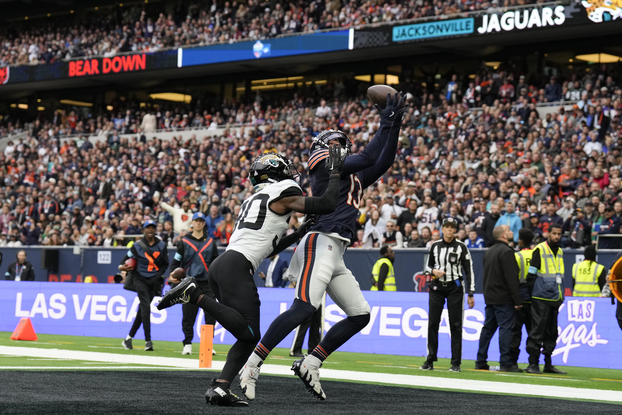 Keenan Allen catching a pass while with the Chicago Bears