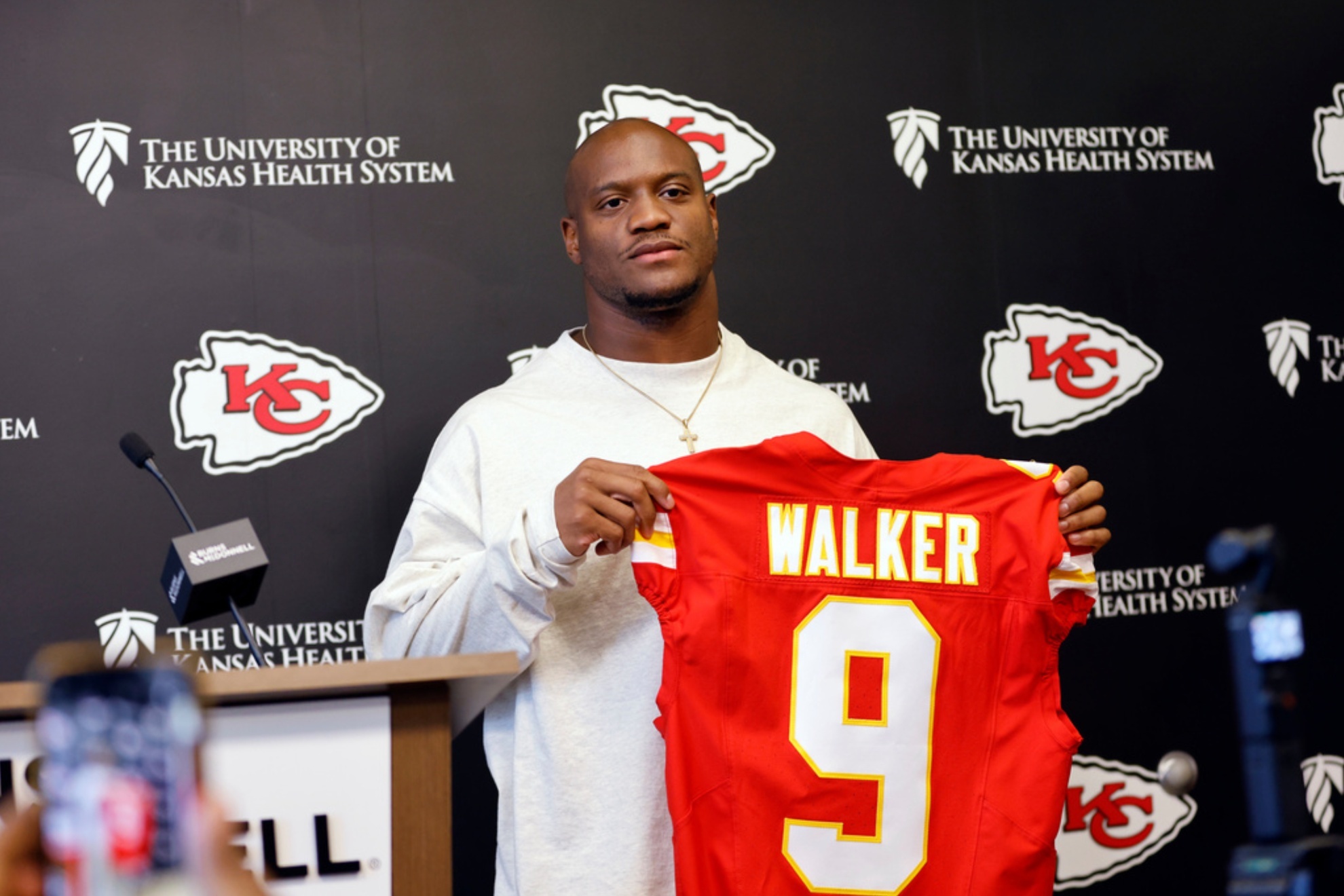 Kenneth Walker III signed a $45M deal with the Chiefs.
