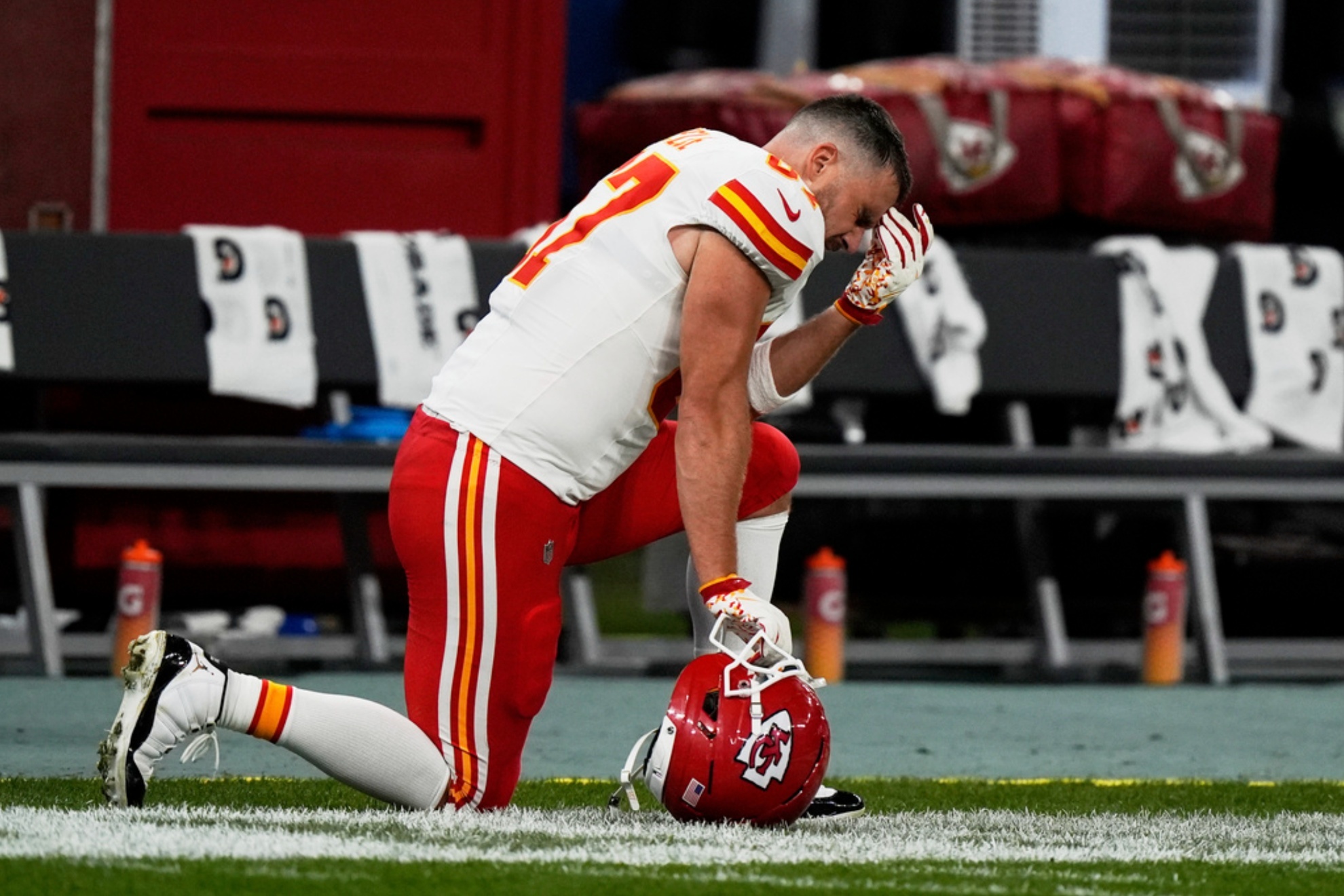 Chiefs eye Oregon star as future replacement for Travis Kelce.