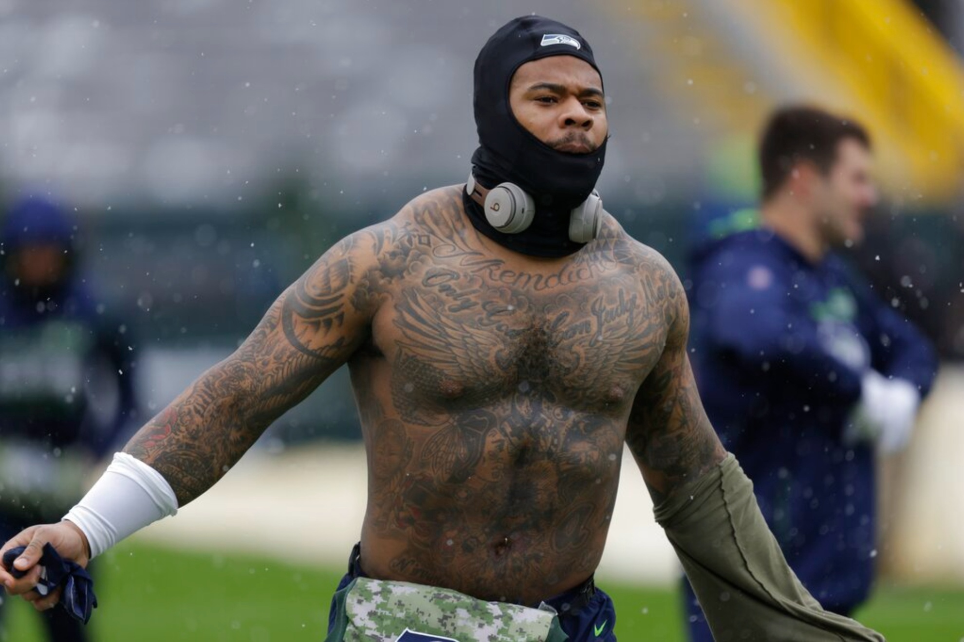 Ex-Cardinals star Robert Nkemdiche confronted by police in alleged grocery theft incident