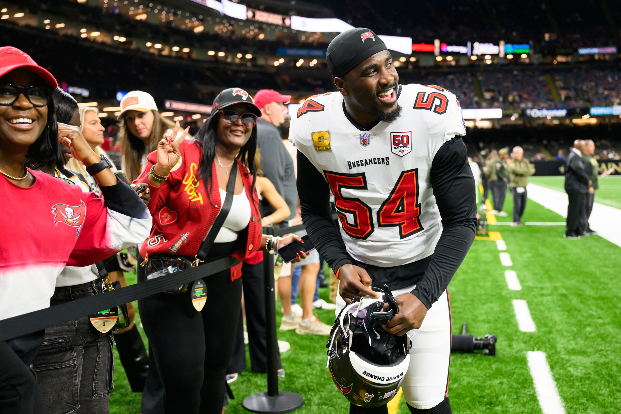 Lavonte David announced his retirement and earned a glowing tribute from former Buccaneers team-mate Tom Brady