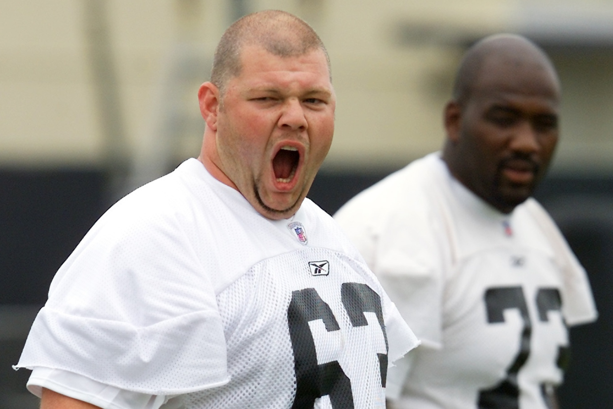 The Las Vegas Raiders confirmed the death of Barret Robbins (L), anchor of the 2002 Super Bowl team.