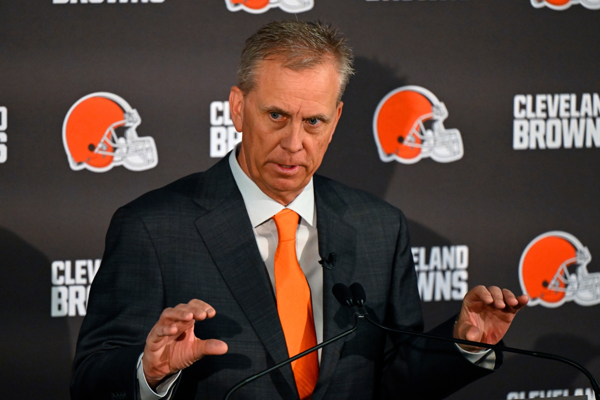 Browns' offensive reset faces setback as Patrick Ricard signs elsewhere