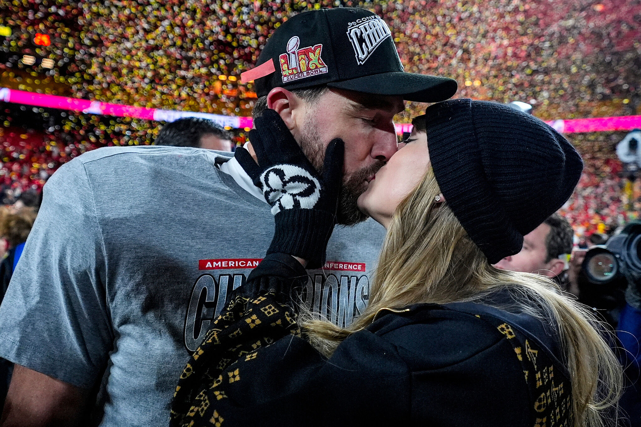 kelce and Swift.