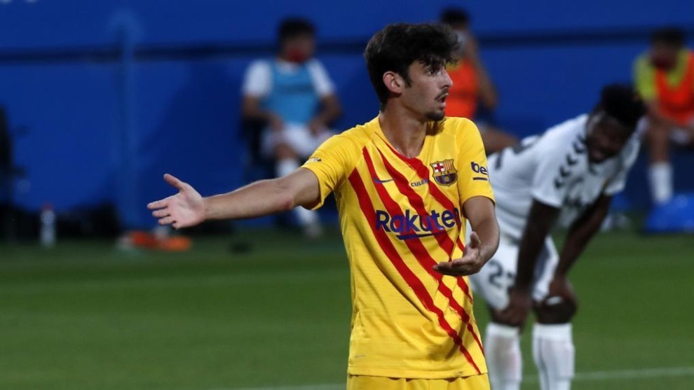 Francisco Trincao in action for Barcelona during the 2020/21 season.