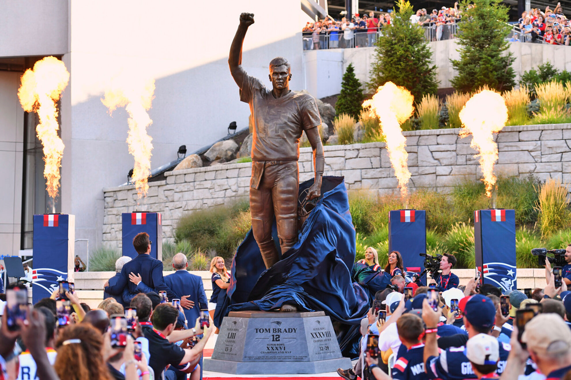 Tom Brady's statue: A monument to NFL greatness at Gillette Stadium | MARCA