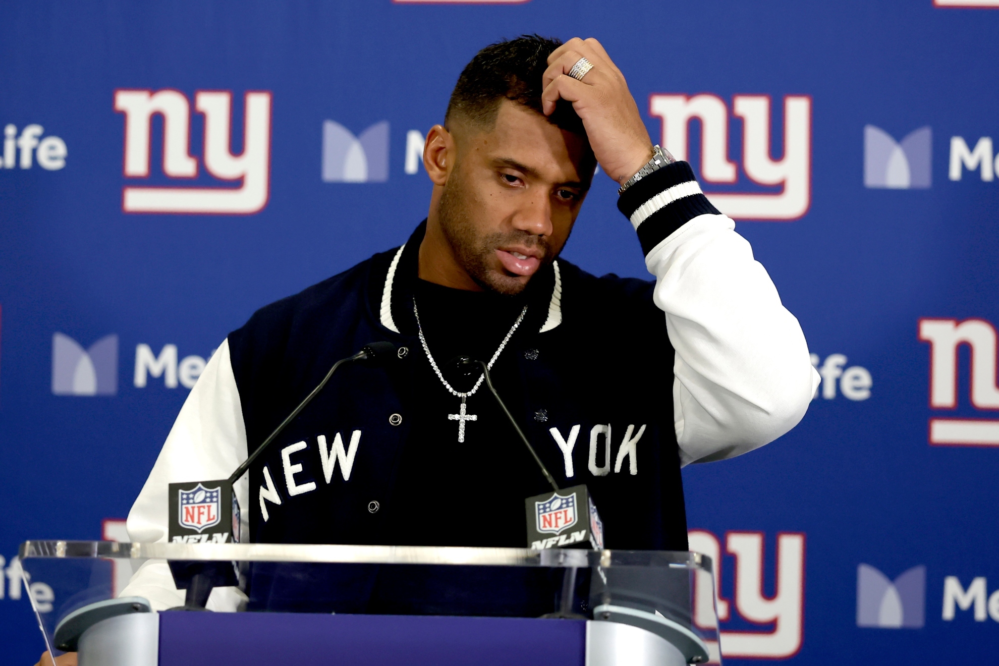 Giants' QB gamble: Jaxson Dart era begins, Russell Wilson eyed by desperate AFC team