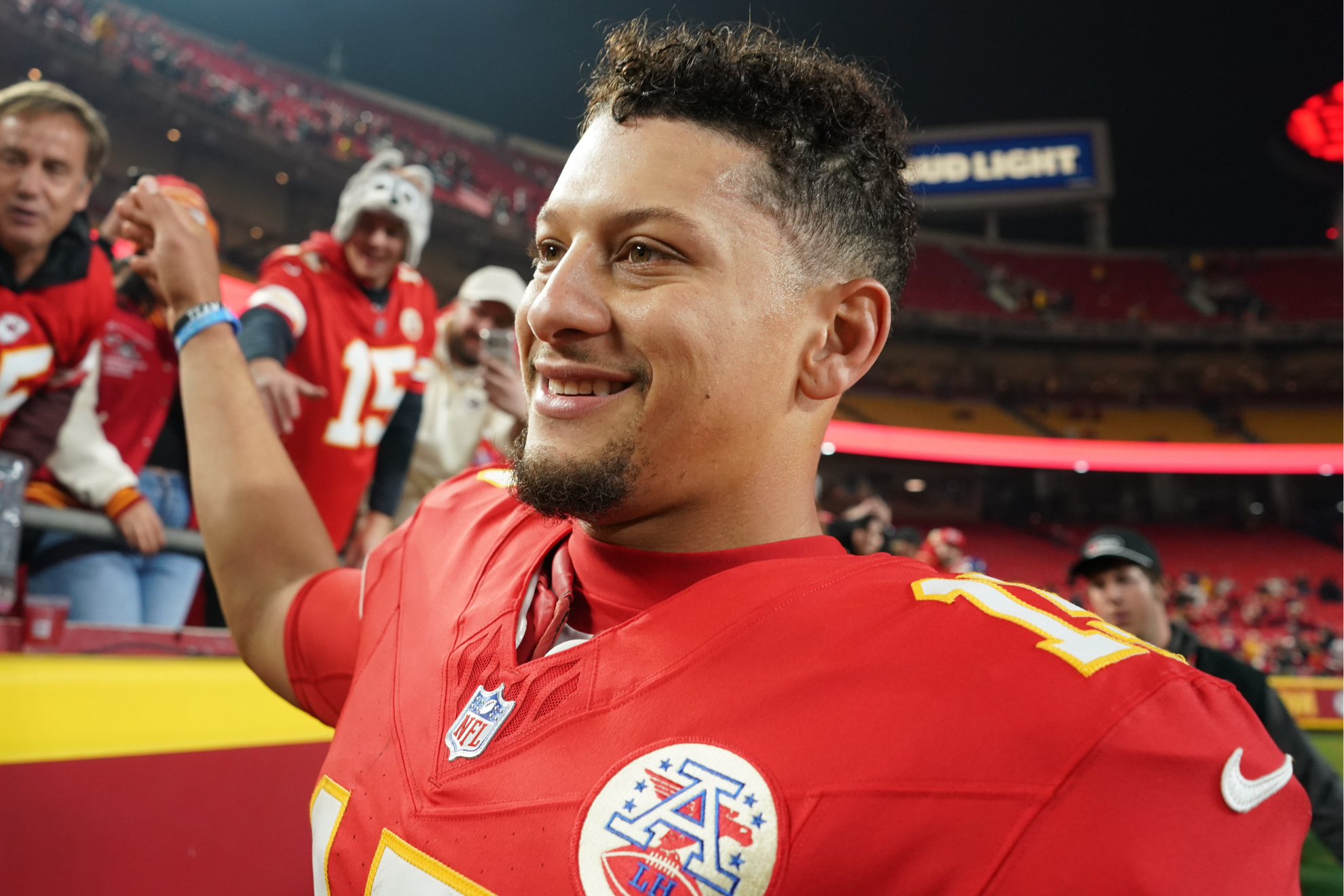 Chiefs get gift from AFC rival as former fan favorite is now free