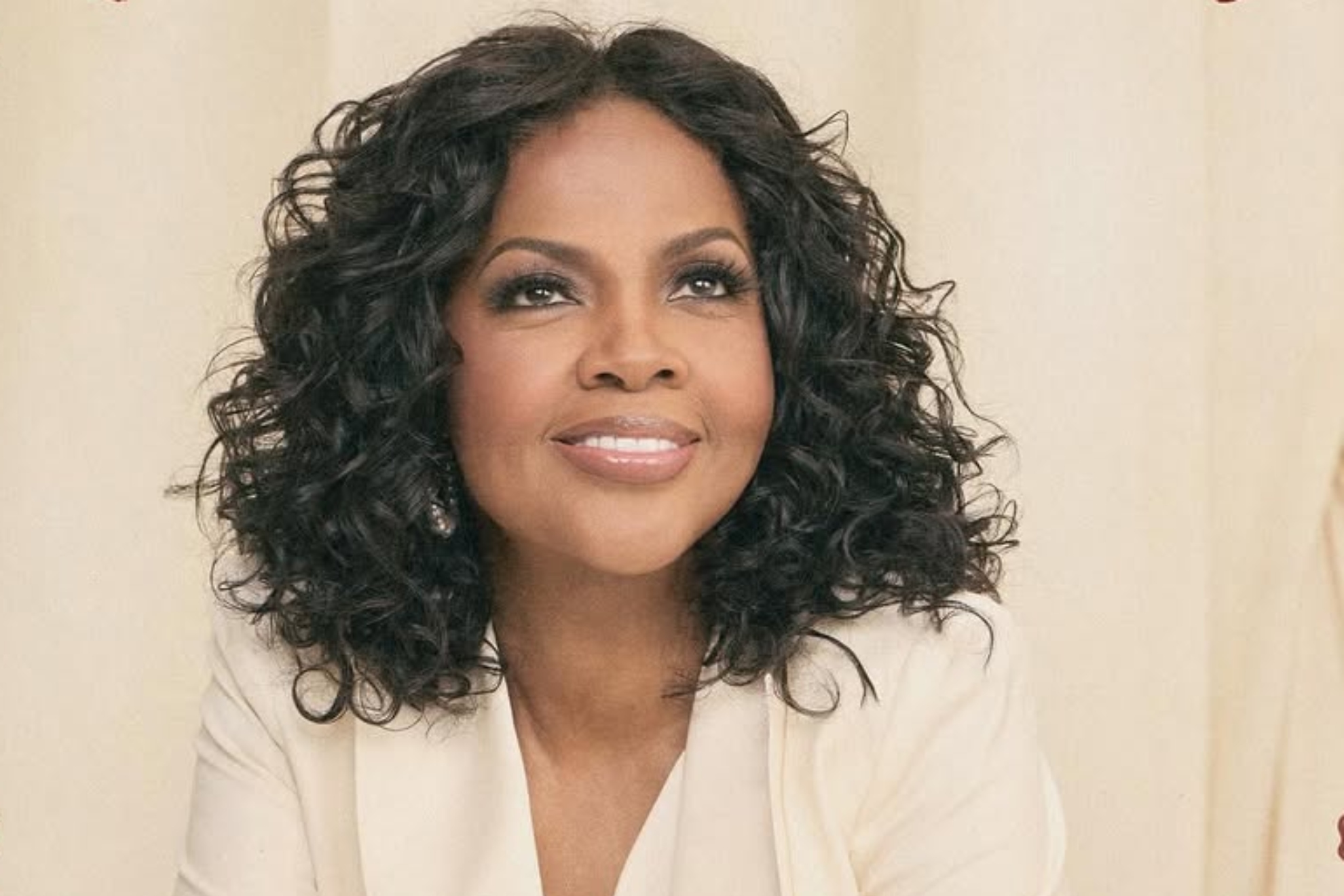 Viewers say her Thanksgiving performance outshines recent Super Bowl renditions