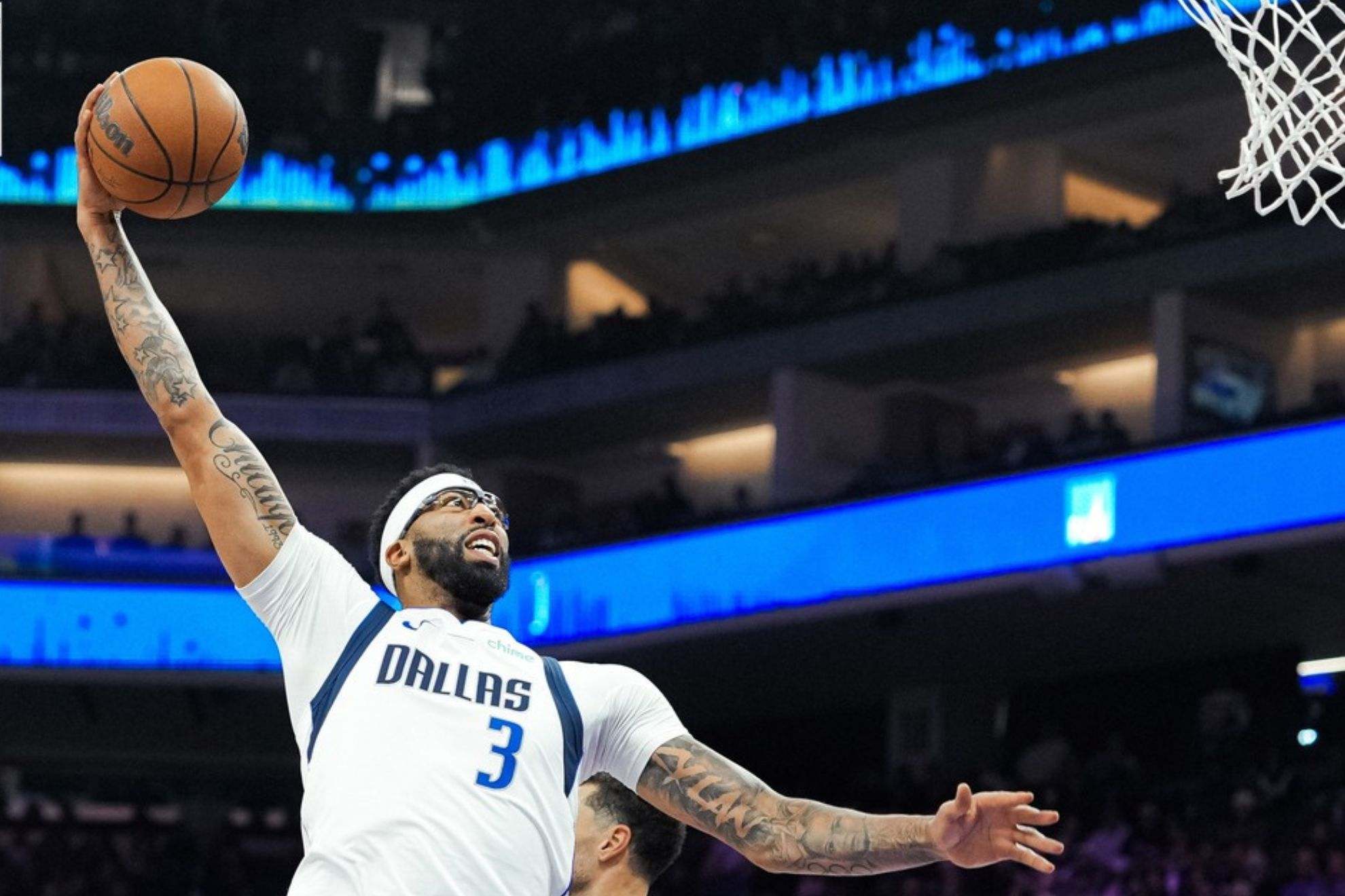 Anthony Davis needs to leave the Western Conference according to an NBA legend