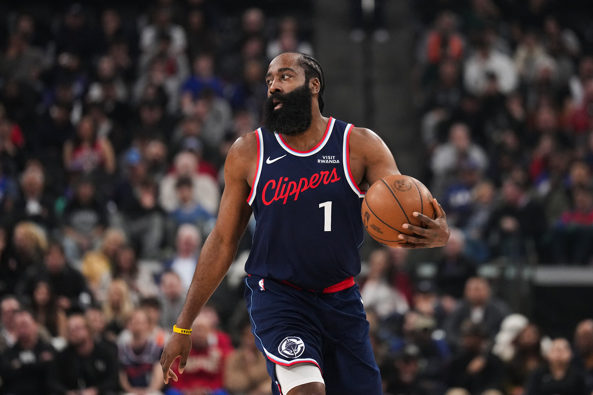 James Harden asks fans to appreciate veteran NBA stars and praises LeBron and Curry
