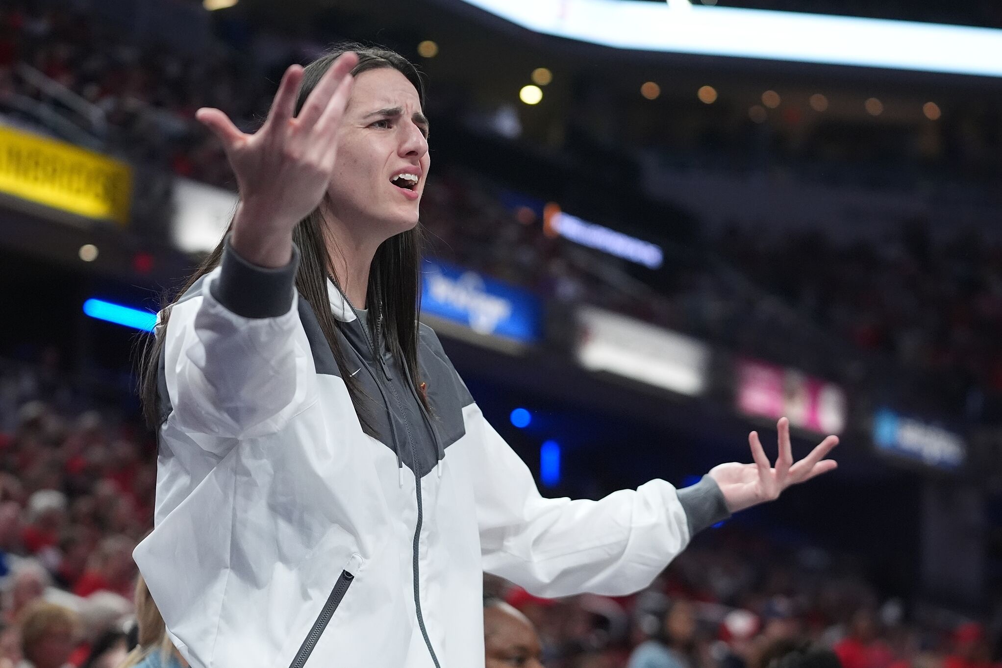 Caitlin Clark podcast interview with Kate Martin draws attention as fans focus on her strange reactions | MARCA
