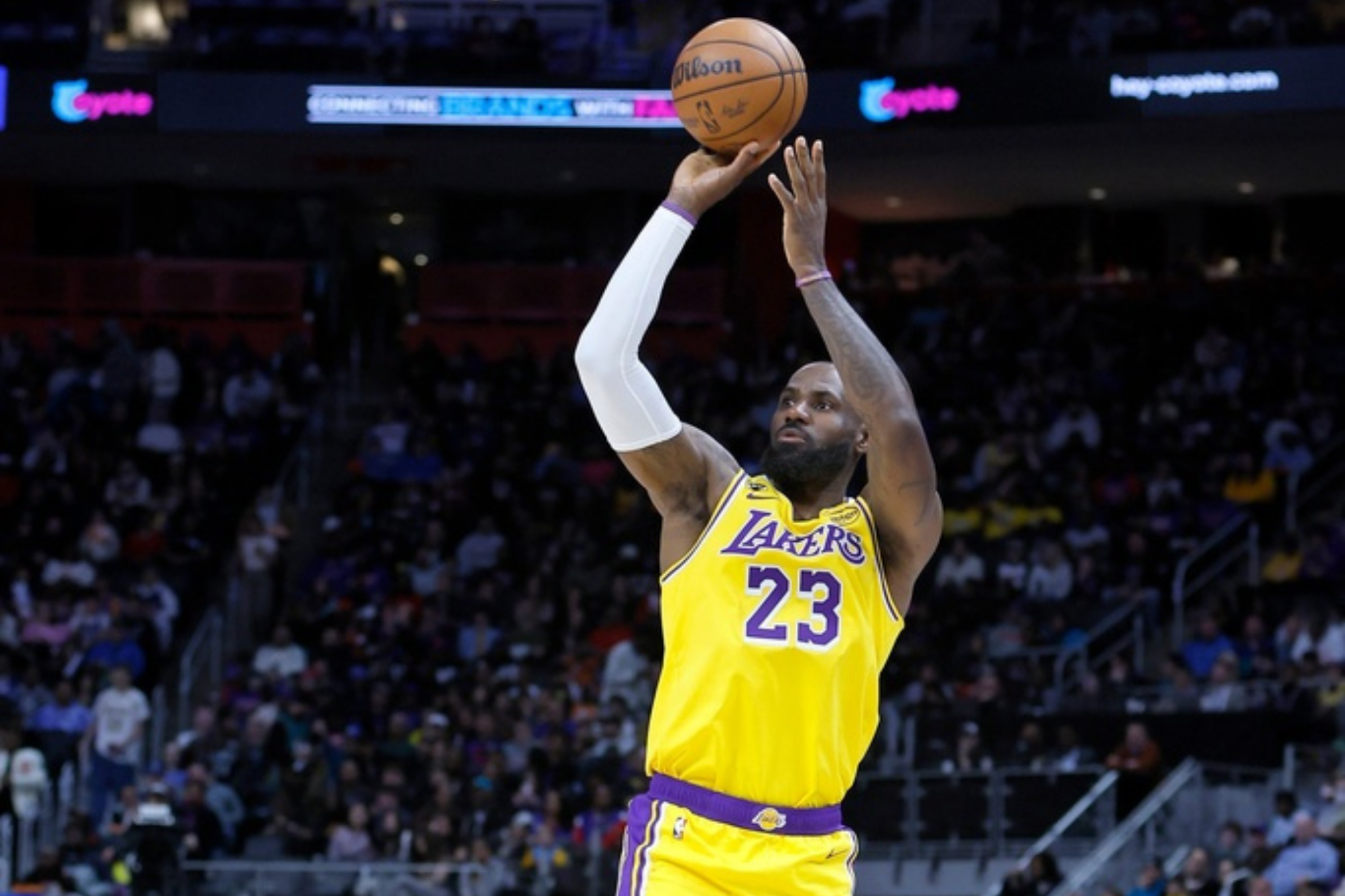 Los Angeles Lakers forward LeBron James