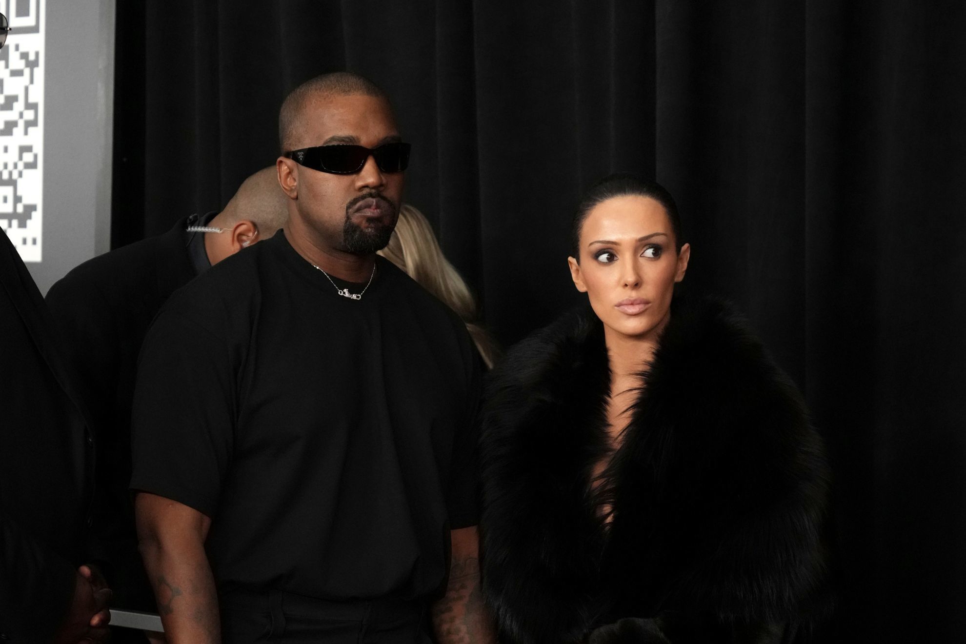 It's a situation very similar to what happened on the red carpet at the Grammys.