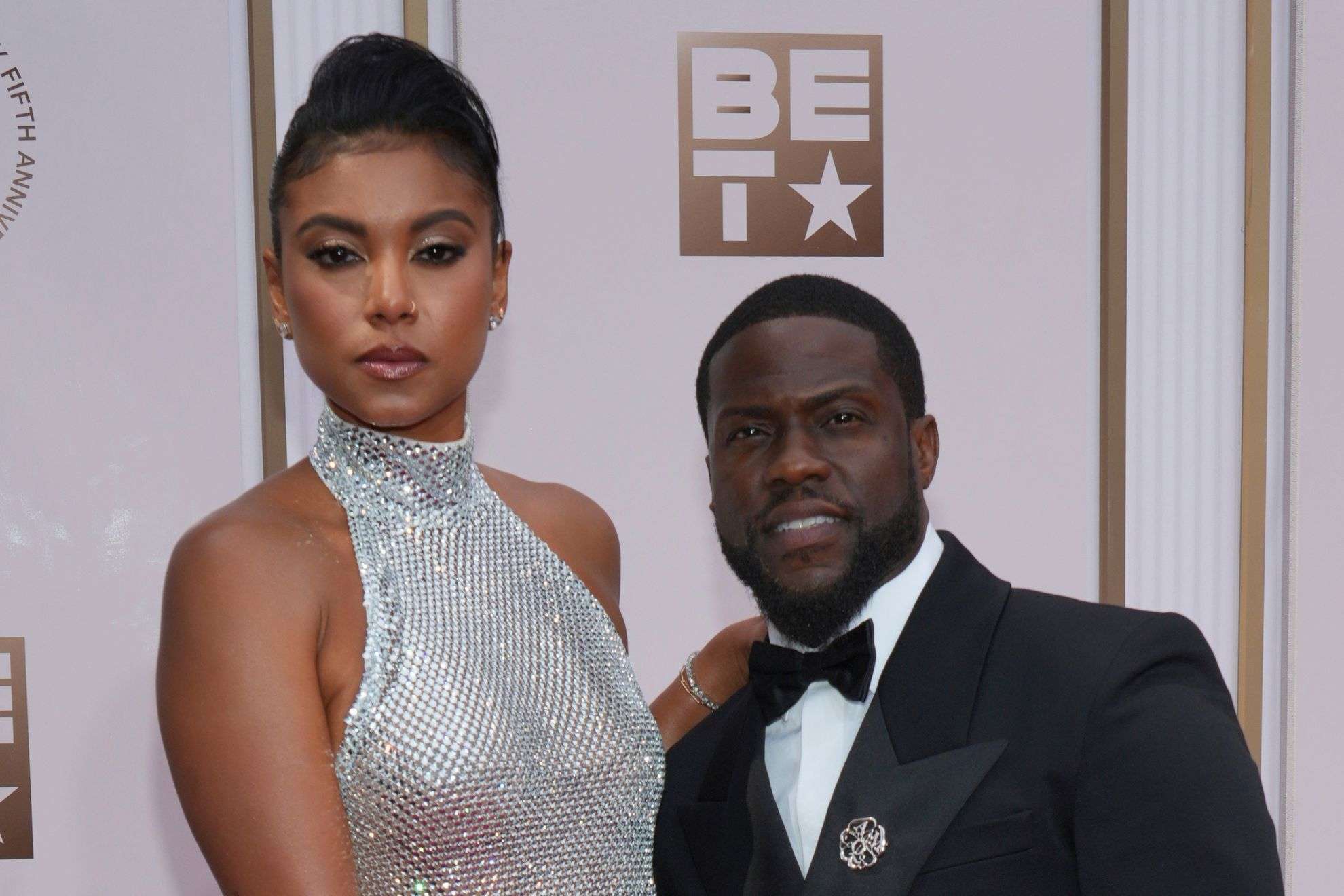 Kevin Hart almost punches Druski for getting close to his wife during the BET Awards