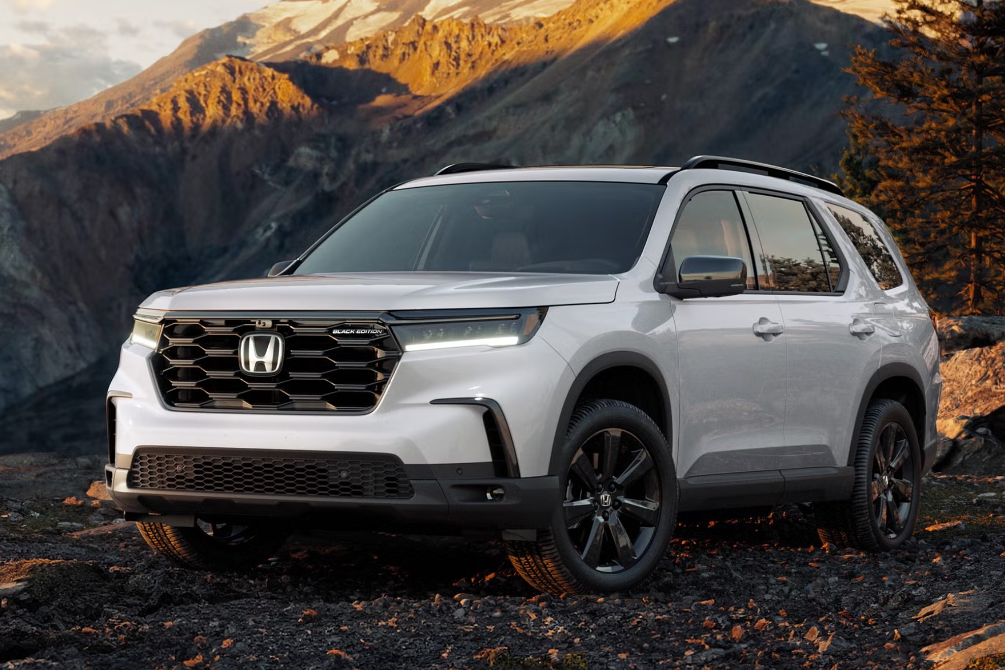 Test Drive: 2025 Honda Pilot Elite AWD, A First-Class Family SUV | MARCA