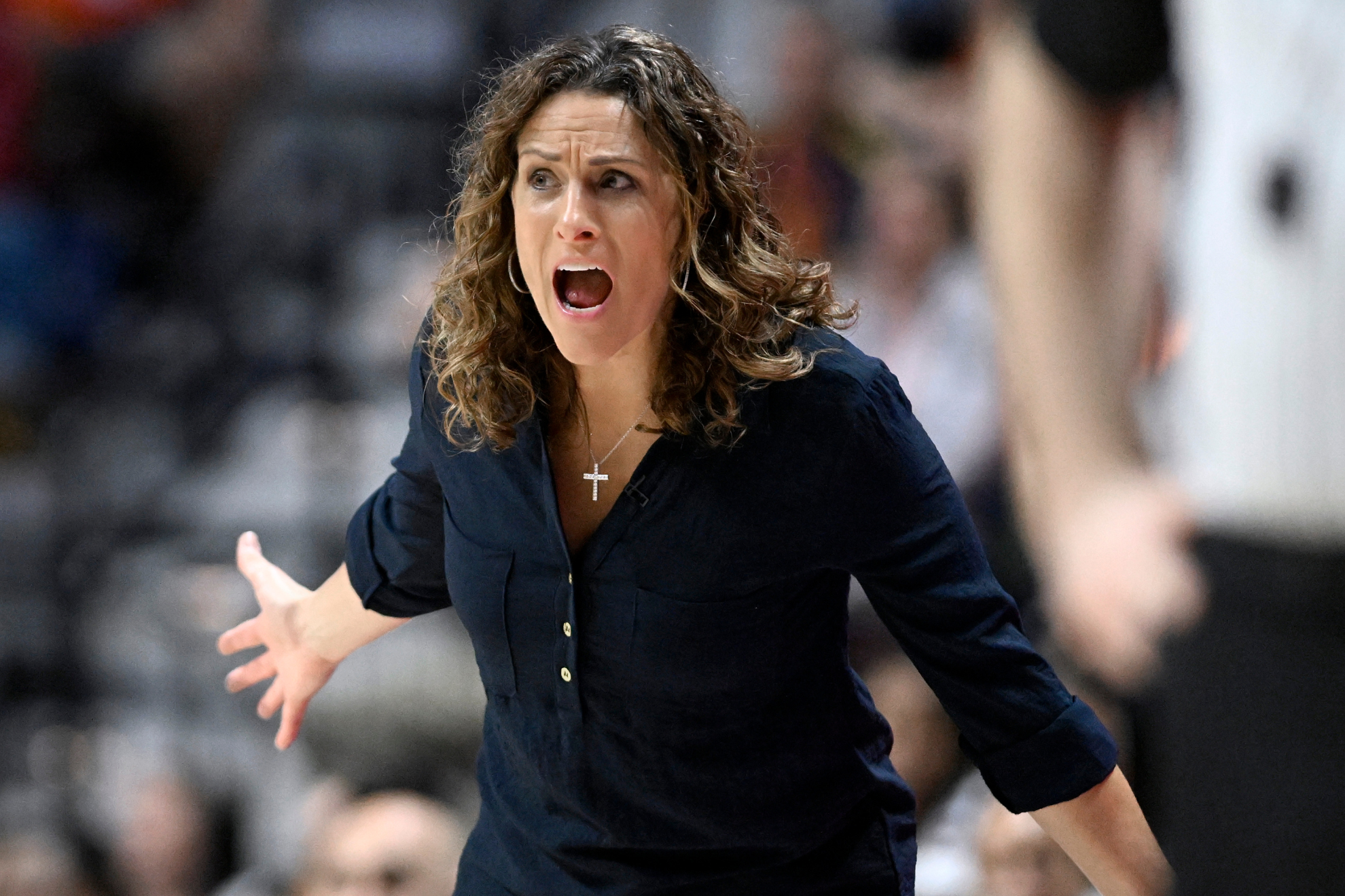 Fan outrage grows as Stephanie White faces mounting pressure in Indiana | MARCA