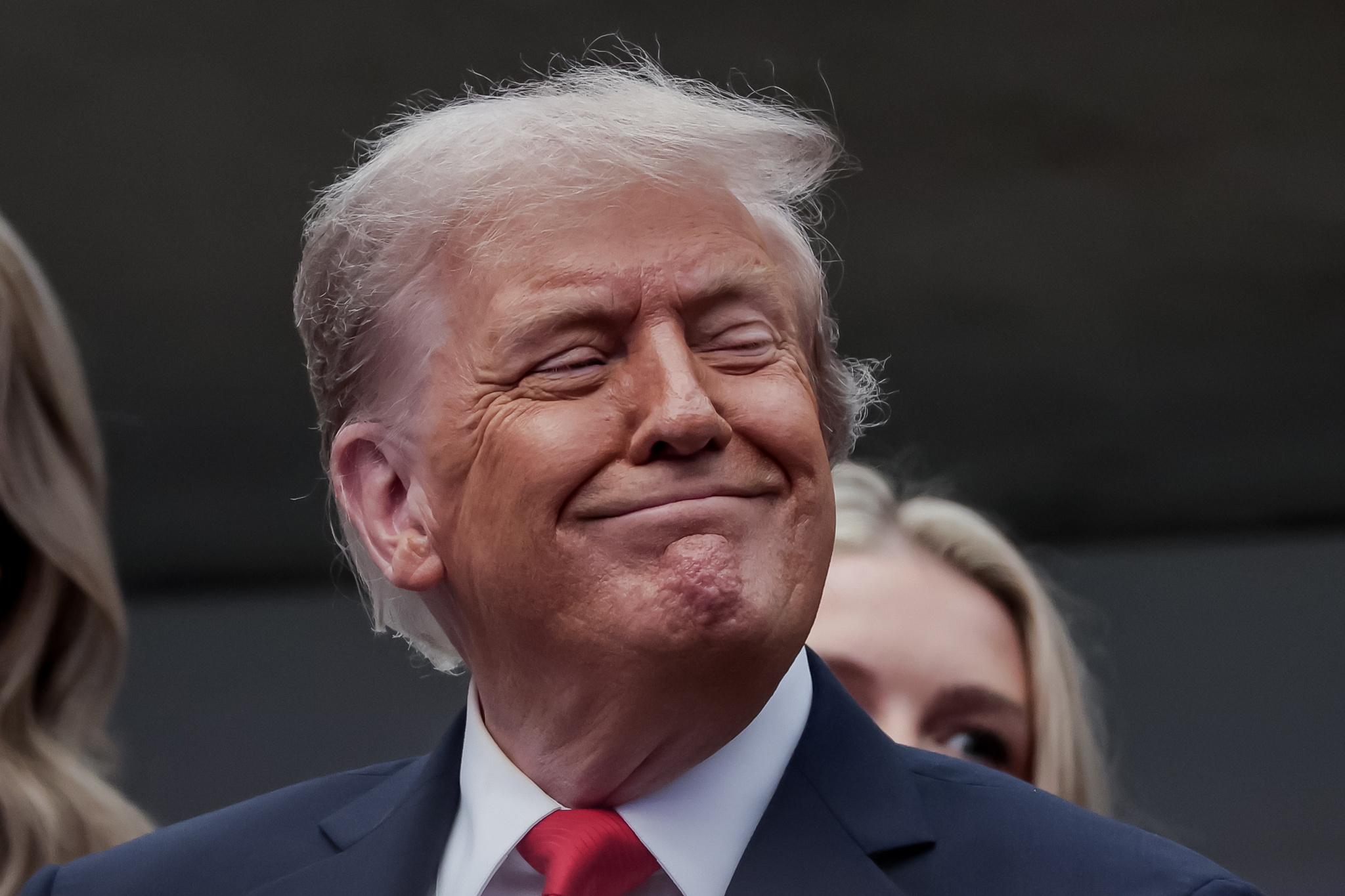 US President Donald J. Trump smiles after the men's singles final of the US;Open Tennis Championships at the USTA Billie Jean King National Tennis Center in Flushing Meadows, New York, USA, 07 September 2025. (Tenis, Nueva York) EFE/EPA/CRISTOBAL HERRERA ULASHKEVICH