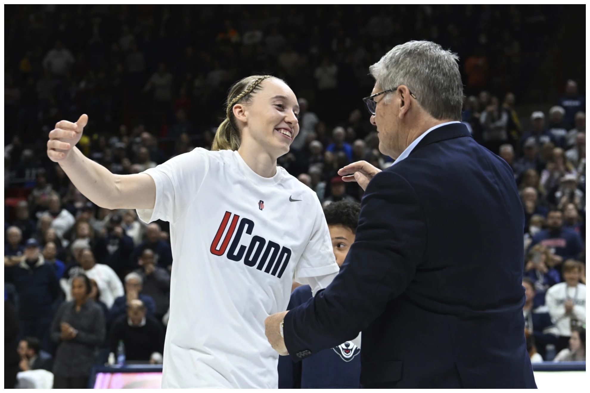 Geno Auriemma and Paige Bueckers