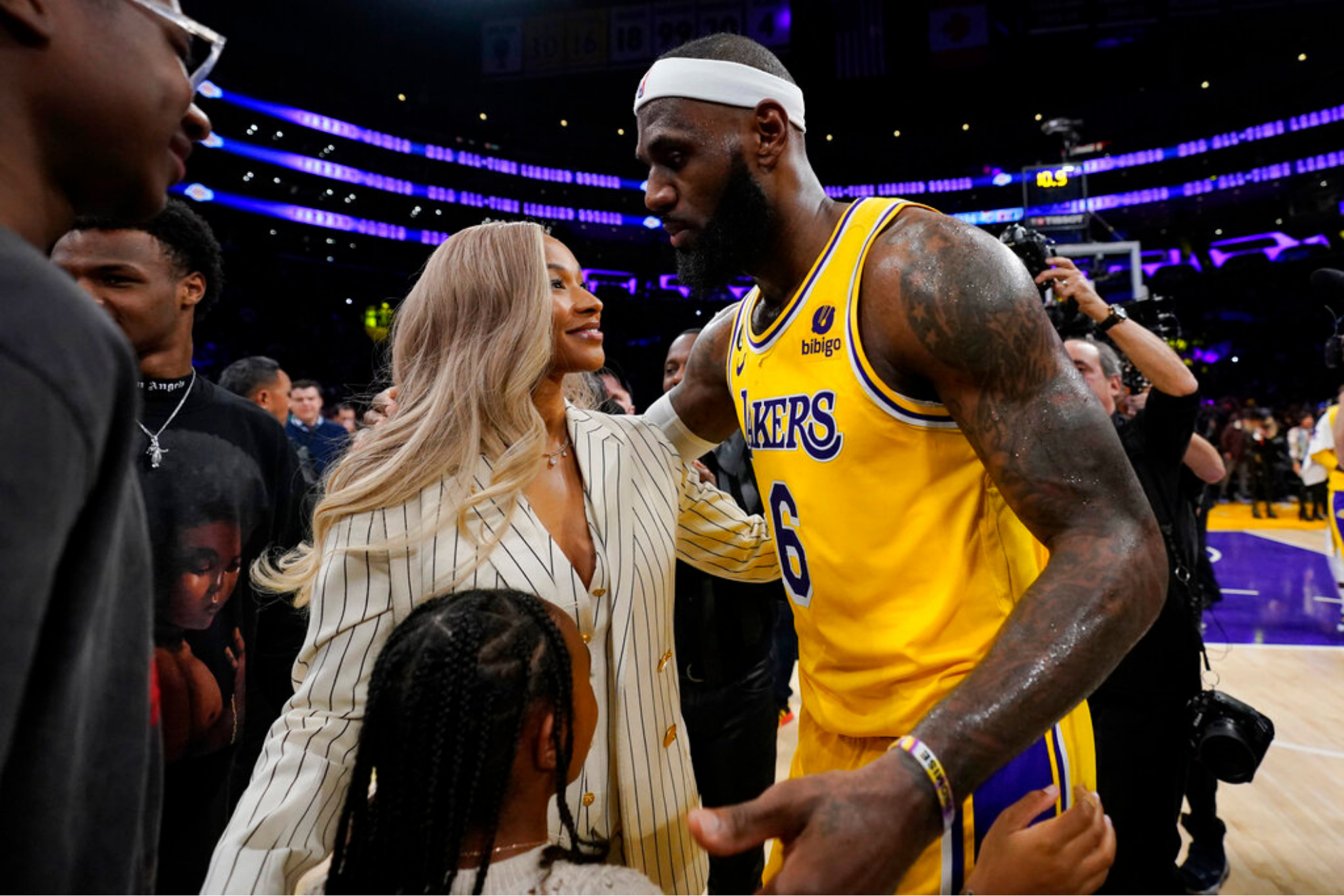 The Christmas of Savannah James and the sacrifice behind LeBron's ...
