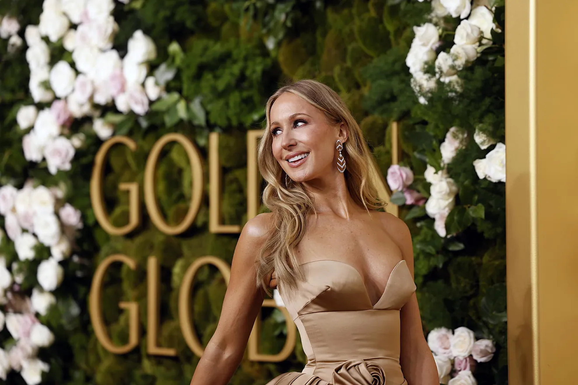 Nikki Glaser reveals the cruel Sydney Sweeney joke she cut from 2026 Golden Globes | MARCA Nikki Glaser reveals the cruel Sydney Sweeney joke she cut from 2026 Golden Globes | MARCA