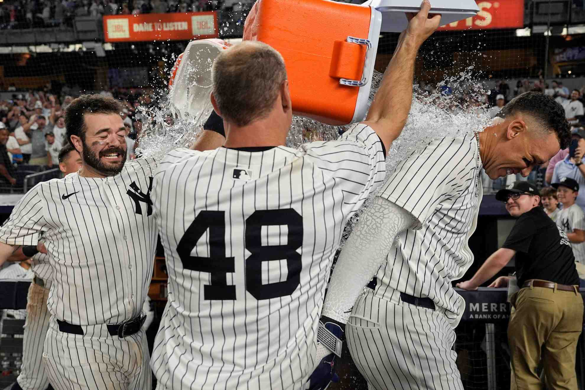 New York Yankees reporter gets splashed with water while interviewing Aaron Judge